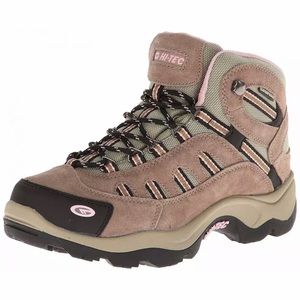 Brand new Hi-Tec hiking boots New size 7 Brown
